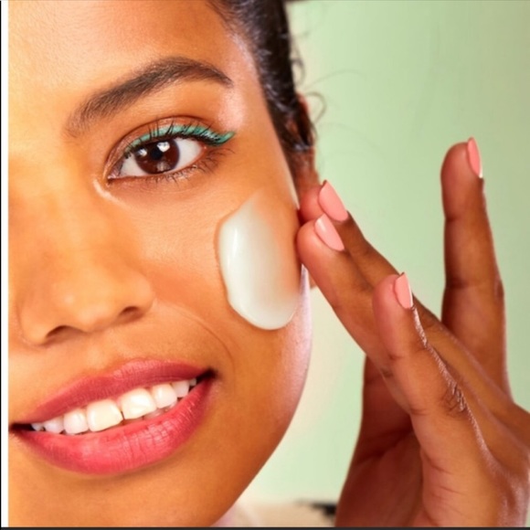 Belif Aqua Bomb Sleeping Mask + The True Cream Set & Korres GREEK Cream Cleanser - Picture 12 of 16